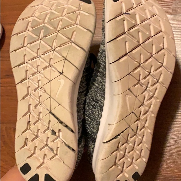 Nike - Picture 2 of 3